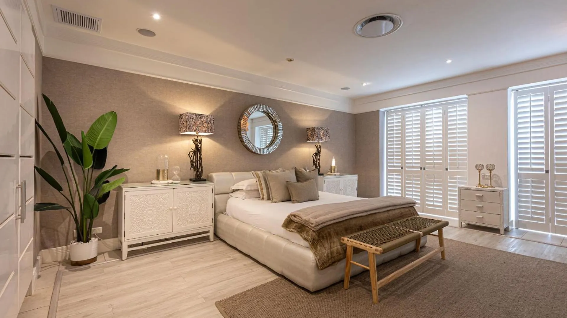 Clifton Yolo Spaces - Clifton Mansion Villa Cape Town