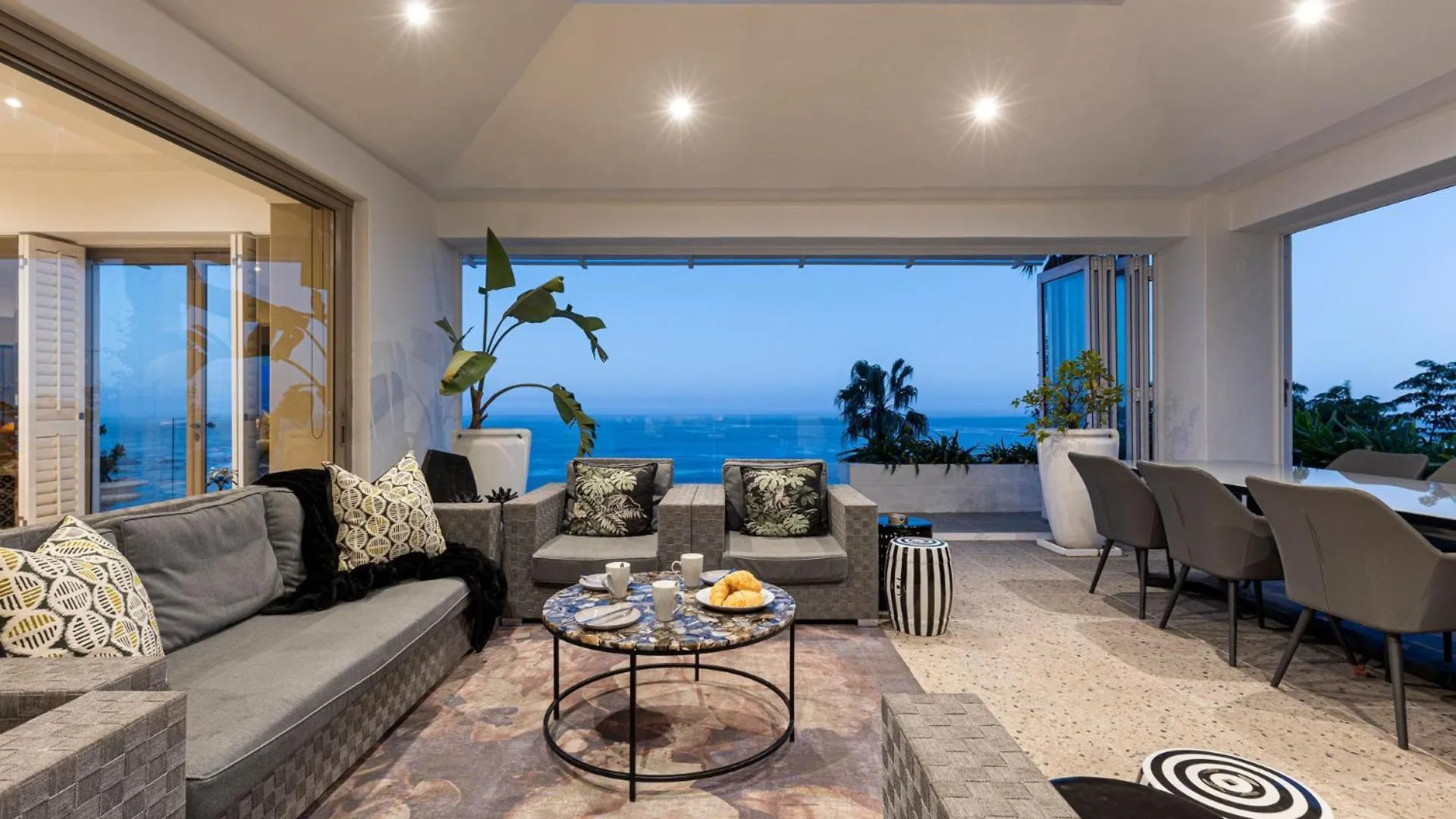 Konukevi Clifton Yolo Spaces - Clifton Mansion Villa Cape Town