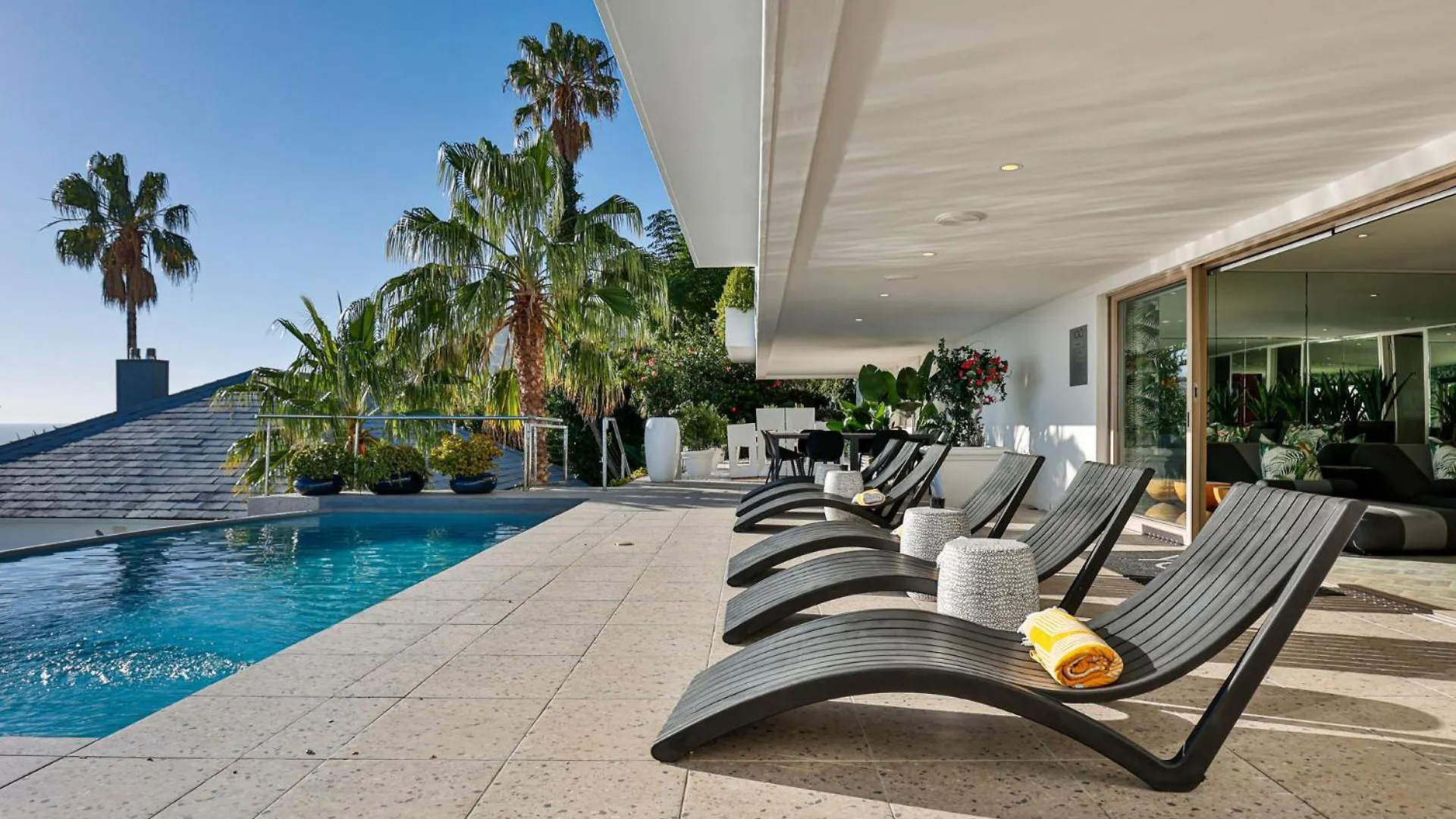 Clifton Yolo Spaces - Clifton Mansion Villa Cape Town 2*,  Güney Afrika