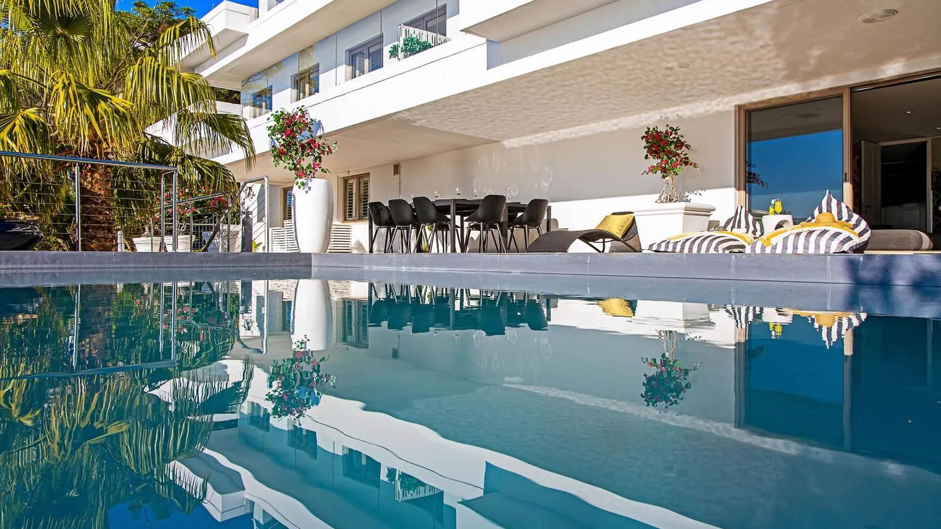 Clifton Yolo Spaces - Clifton Mansion Villa Cape Town South Africa