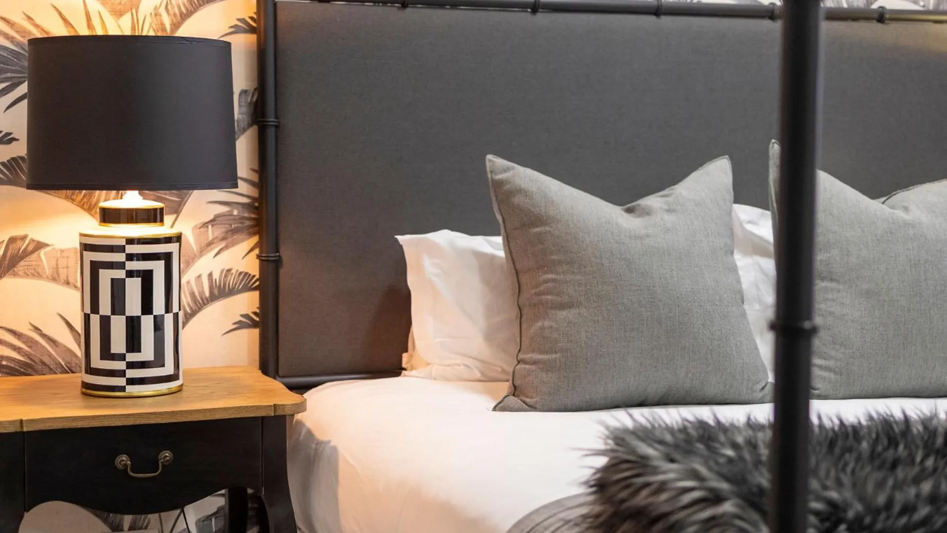** Guest house Clifton Yolo Spaces - Clifton Mansion Villa Cape Town South Africa