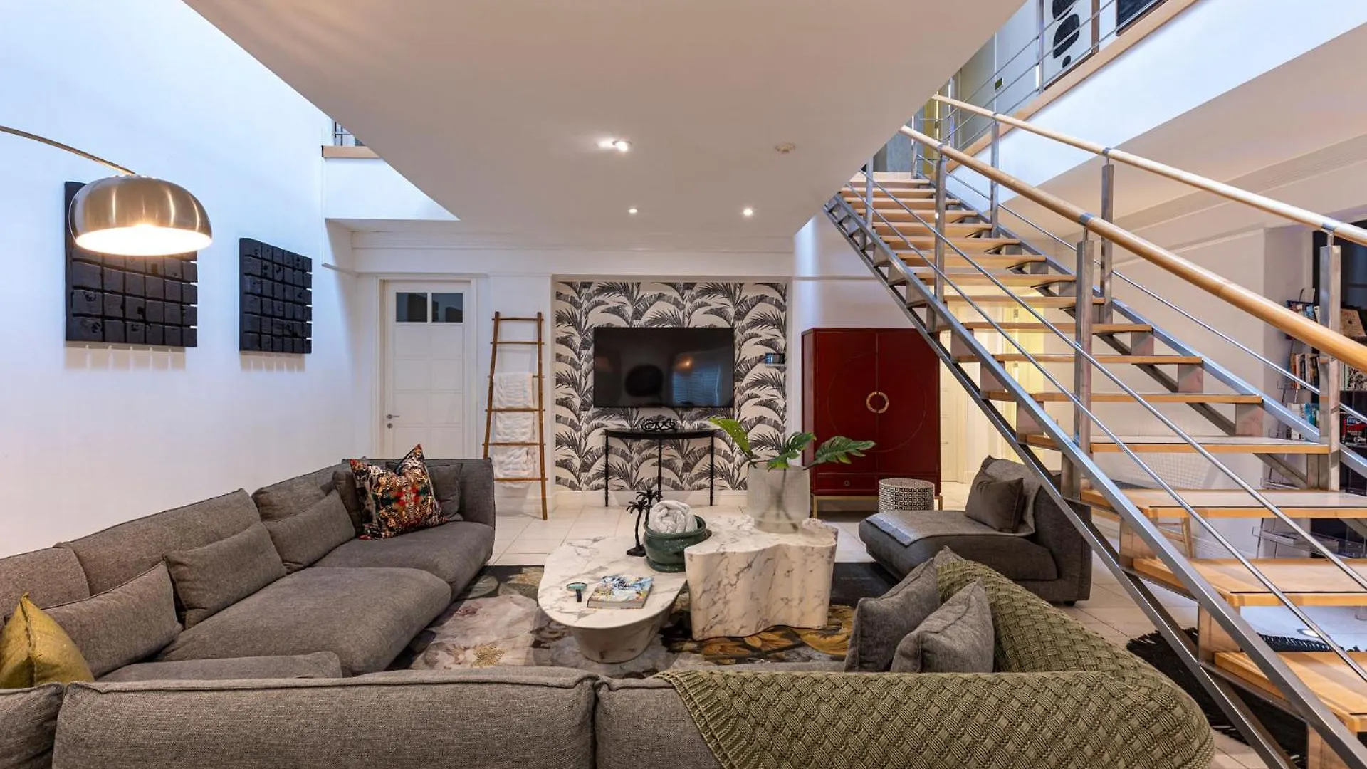Clifton Yolo Spaces - Clifton Mansion Villa Cape Town