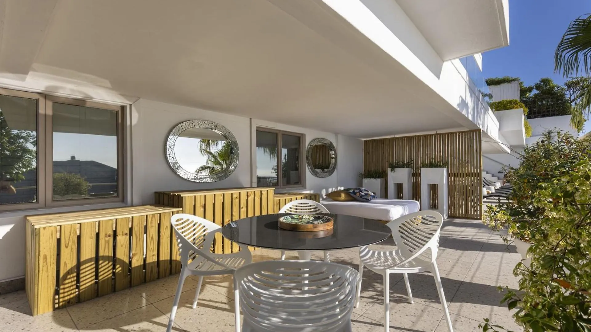 Clifton Yolo Spaces - Clifton Mansion Villa Cape Town