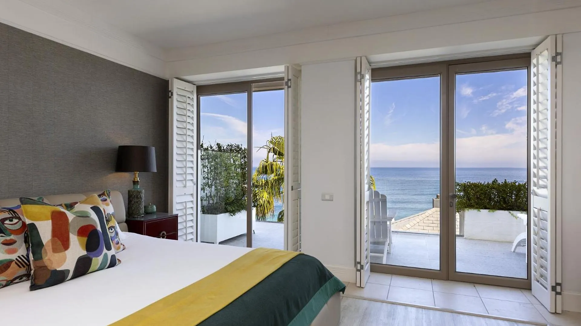 Guest house Clifton Yolo Spaces - Clifton Mansion Villa Cape Town