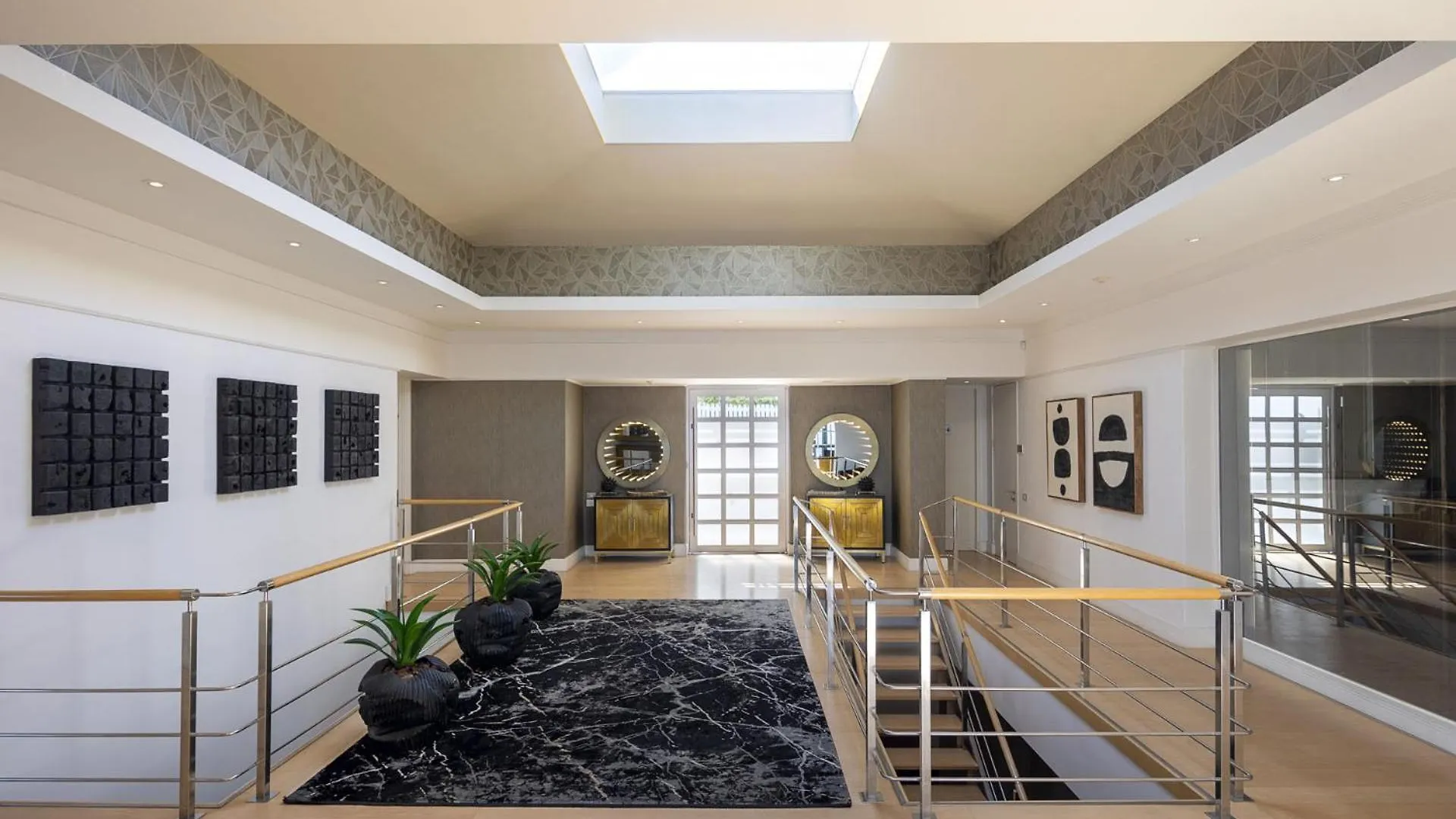 Clifton Yolo Spaces - Clifton Mansion Villa Cape Town